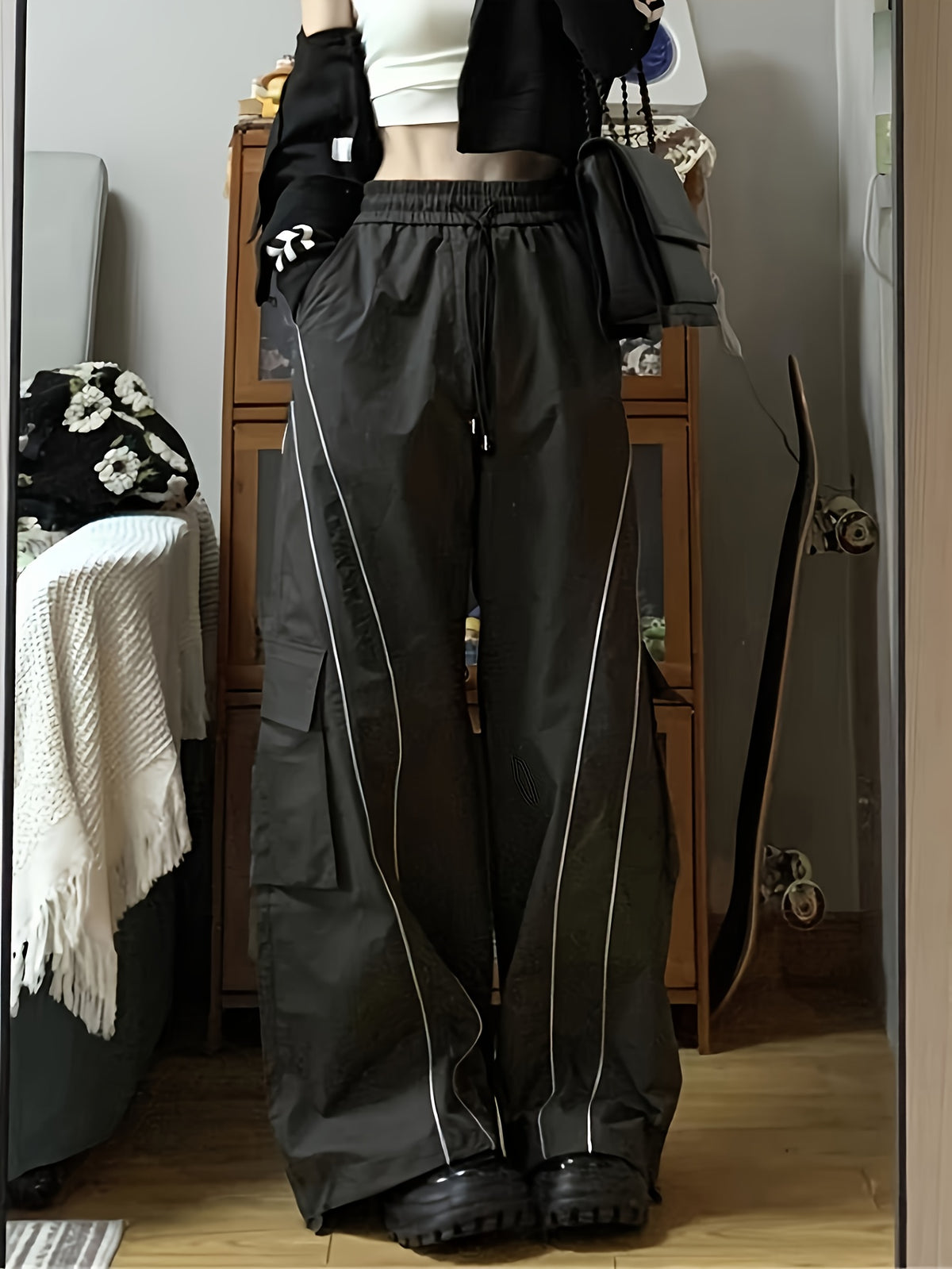 Women’s Contrast-Trim Cargo Pants