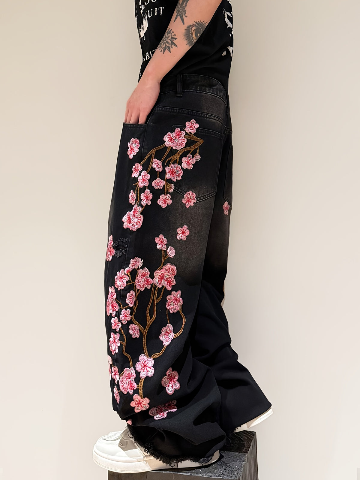 Floral Embroidered Wide-Leg Jeans